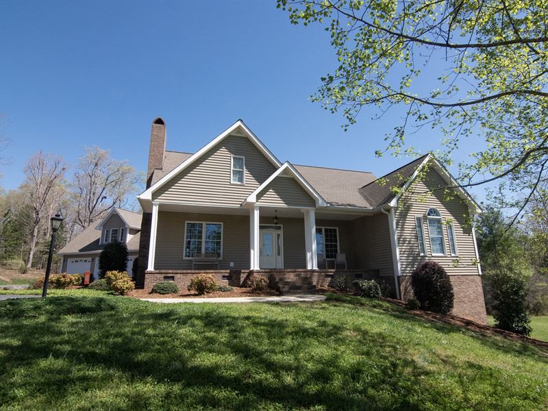 Beautiful Upstate Home On 11 Acres : Landrum : Spartanburg County : South Carolina