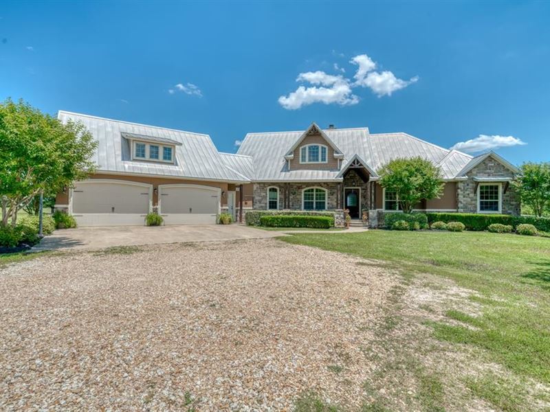 Beautiful Home with Acreage : Iola : Grimes County : Texas