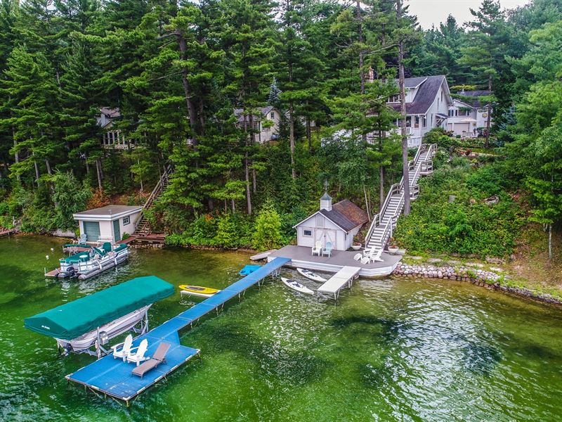 lake homes for sale in oconto county wi