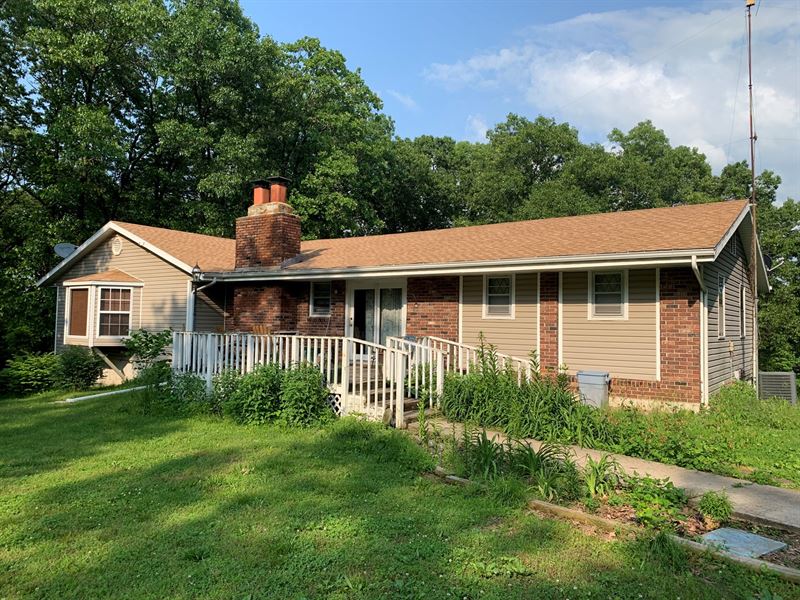 4 Bedroom Country Home Outbuildings : El Dorado Springs : Saint Clair County : Missouri