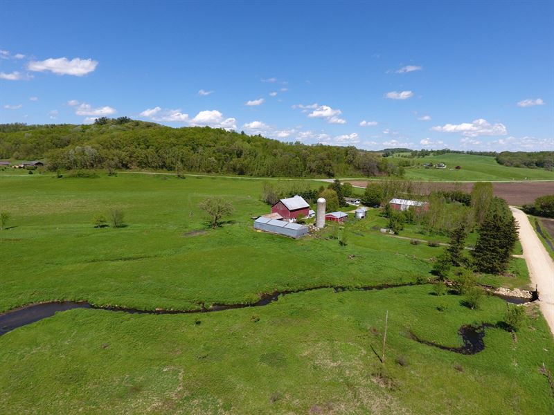 Country Home/Hobby Farm SW : Elroy : Monroe County : Wisconsin