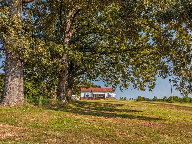 Beautiful Setting Fixer Upper Home : Guys : McNairy County : Tennessee