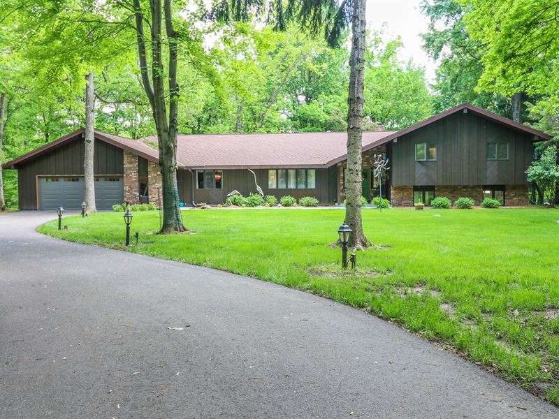 Waupaca River Home in Waupaca, WI : Waupaca : Waupaca County : Wisconsin