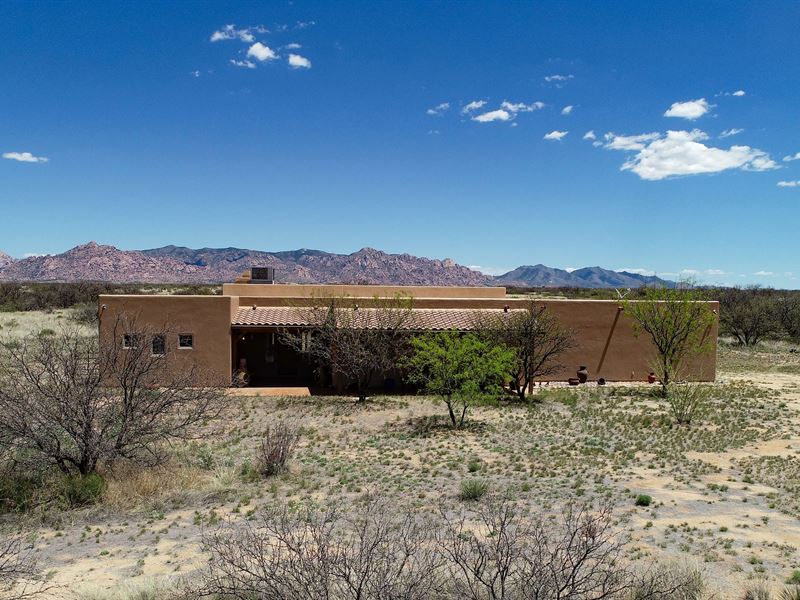 Dragoon Mountain Horse Ranch : Saint David : Cochise County : Arizona