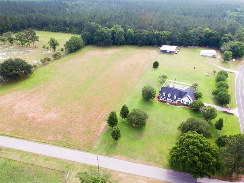 Beautiful Farmhouse With Acreage Land for Sale in Odum, Wayne County