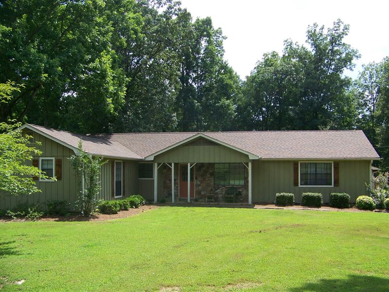Large Tennessee Country Home : Adamsville : McNairy County : Tennessee