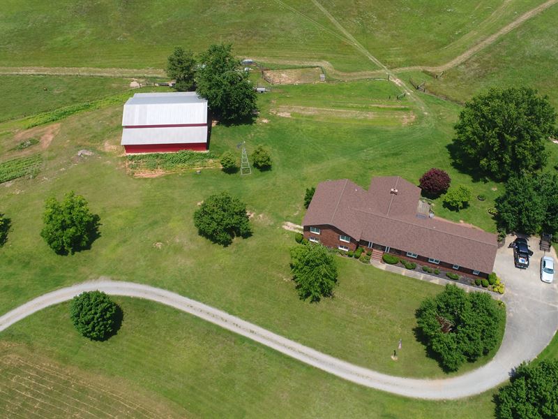 Farm House With Acreage Land for Sale in Anderson, Anderson County