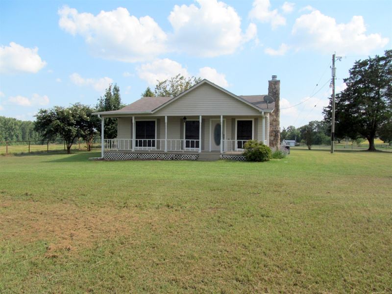 1940 Farm House 1.4 Acres East Land for Sale in Winnsboro, Hopkins