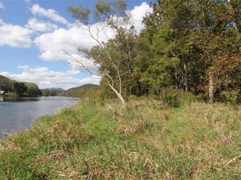 Secluded New River Frontage Land for Sale in Independence, Grayson