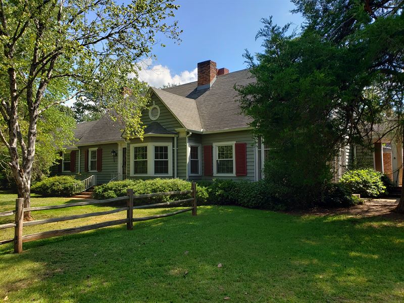 Tarversville Historic Home Land for Sale in Jeffersonville, Twiggs