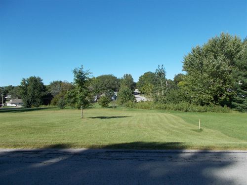 Nice Corner Lot Great Location : Albany : Gentry County : Missouri