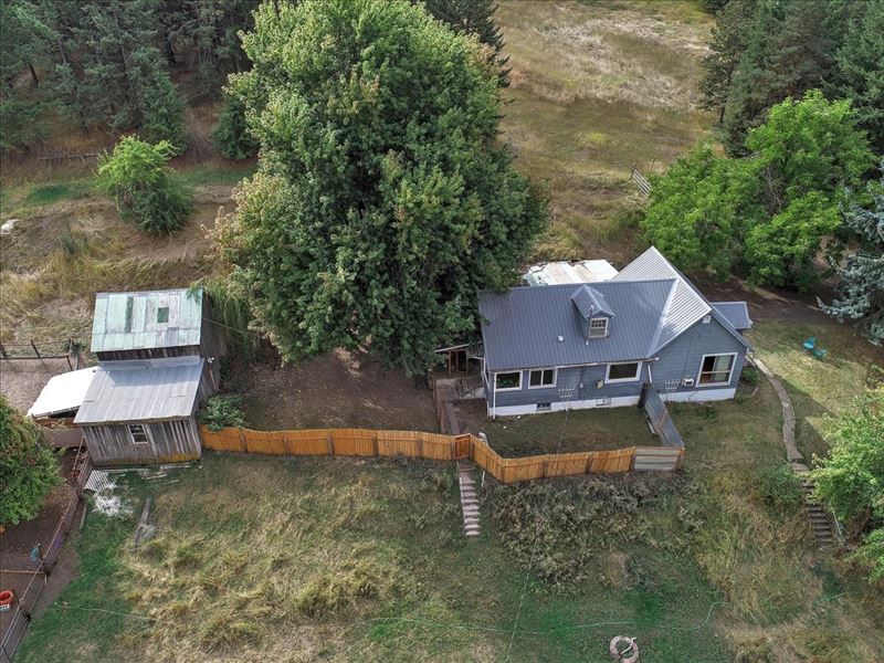 Equine Farm Home Tekoa Washingon Land for Sale in Tekoa, Whitman