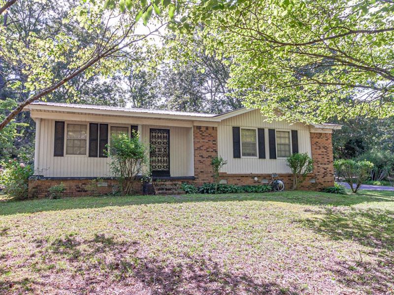 Beautiful Home Nice Living Spaces : Selmer : McNairy County : Tennessee