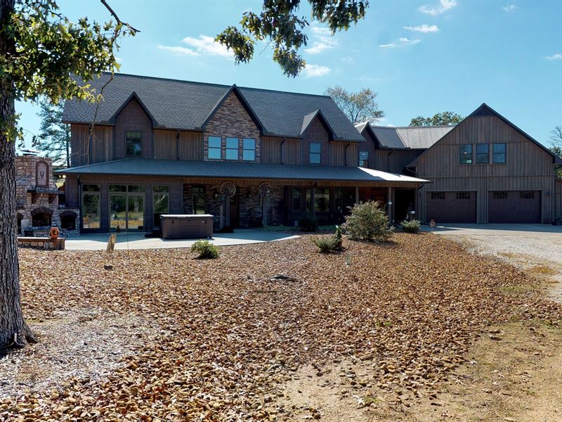 208 Acres, Ranch House, Barn : Bruceton : Carroll County : Tennessee