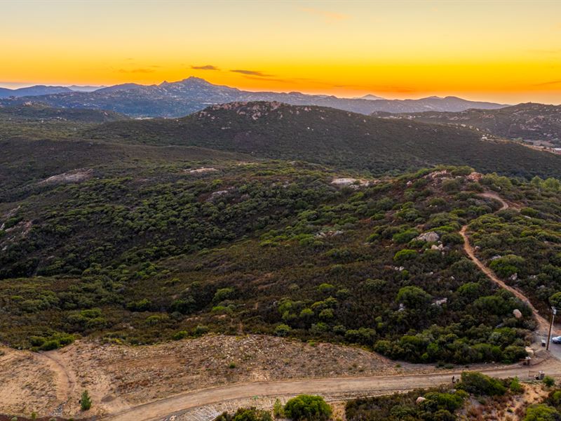 10.81 Acres Japatul Valley : Alpine : San Diego County : California