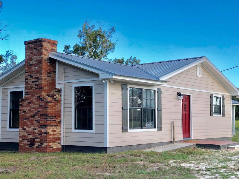 Completely Remodeled Farmhouse : Bell : Gilchrist County : Florida