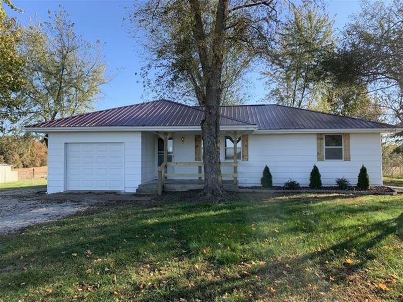 Home and Land for Sale in Missouri : El Dorado Springs : Cedar County : Missouri