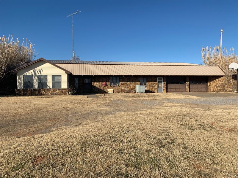 Country Home for Sale, Arapaho, OK : Arapaho : Custer County : Oklahoma