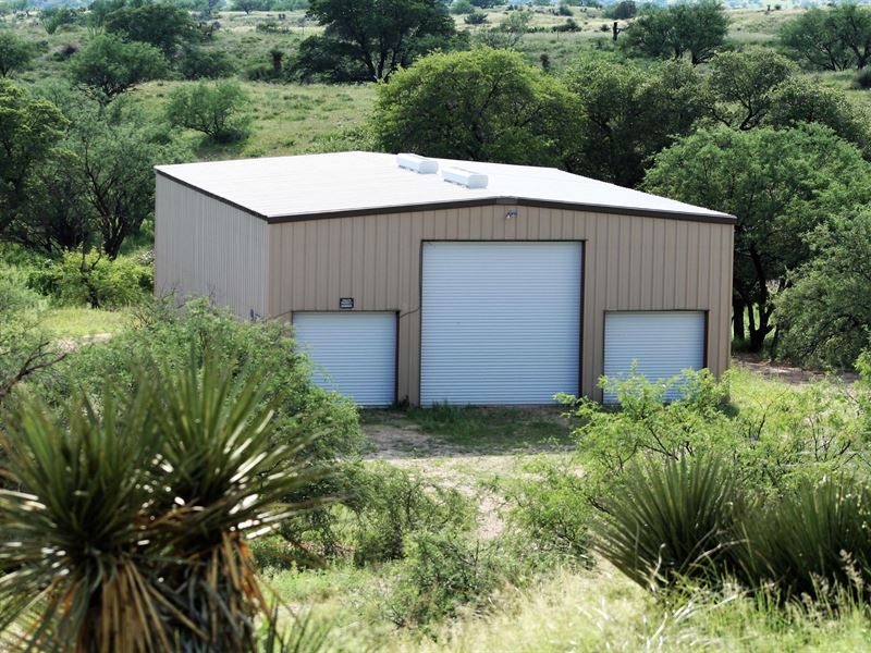 Beautiful Vermilion Mountain Ranch : Nogales : Santa Cruz County : Arizona