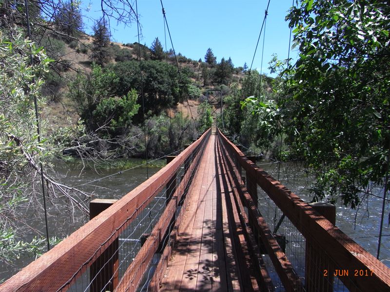 Klamath River Country Estates : Hornbrook : Siskiyou County : California