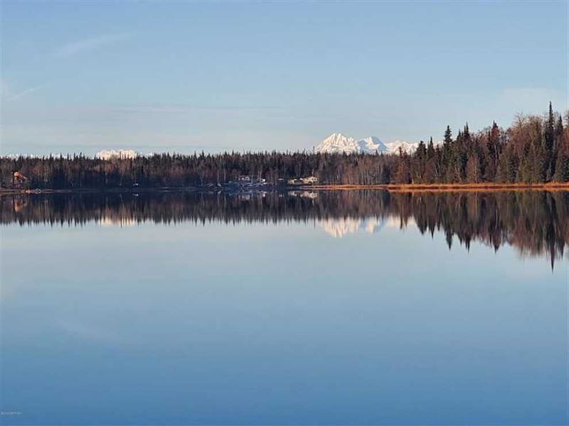 Beautiful Island Lake Frontage : Nikiski : Kenai Peninsula Borough : Alaska
