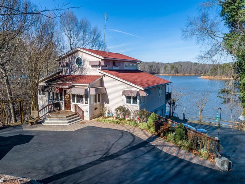 Grand View On Buggs Island Lake, VA Land for Sale in Clarksville