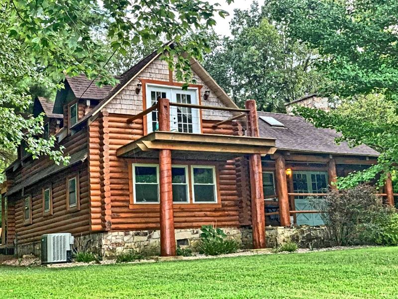 Beautiful Log Home East Fork Lake Land for Sale in Olney, Richland