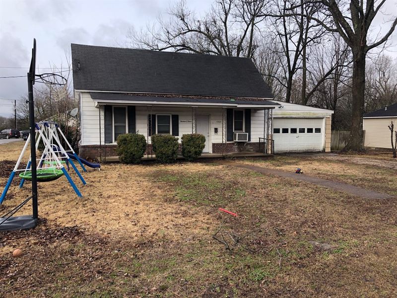 Home in Town Pocahontas Arkansas Land for Sale in Pocahontas