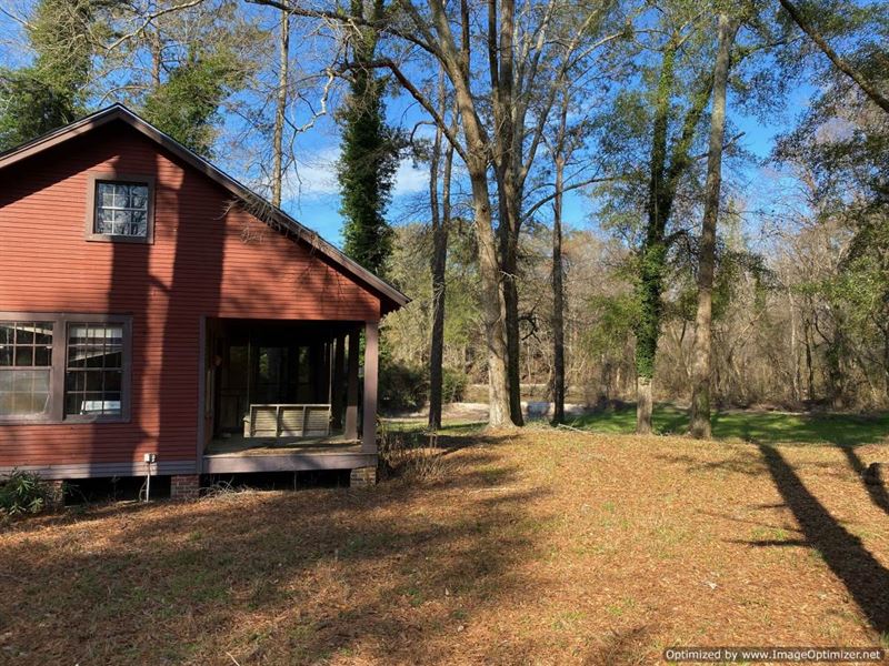 Cabin with River Front on 1.89 Ac : Pinola : Simpson County : Mississippi