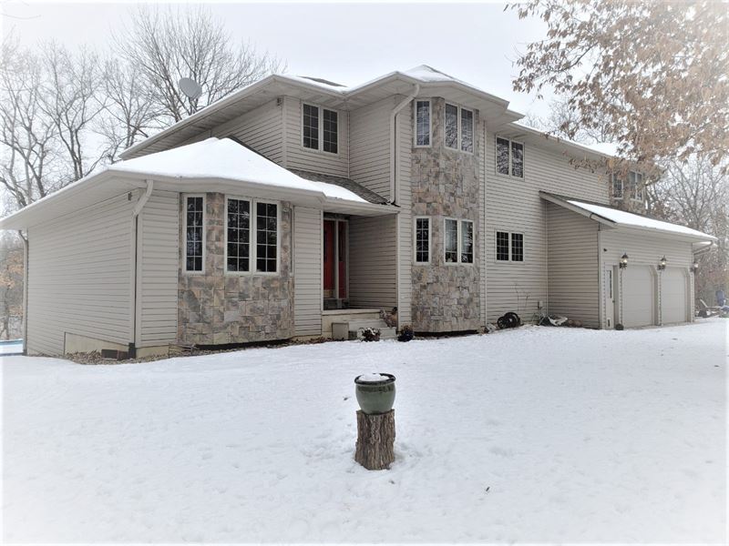 Lee Co, Iowa Country Home Acreage Land for Sale in Argyle, Lee County