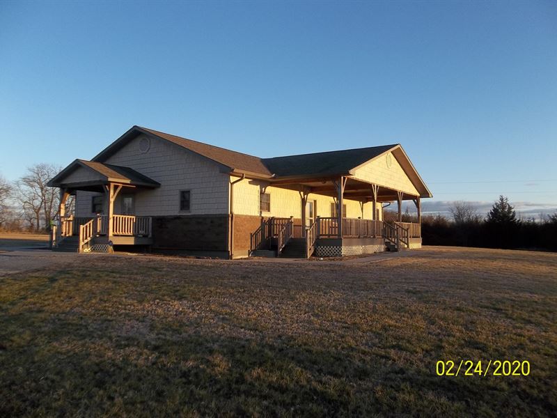 Home for Sale in Chanute, Kansas : Chanute : Neosho County : Kansas