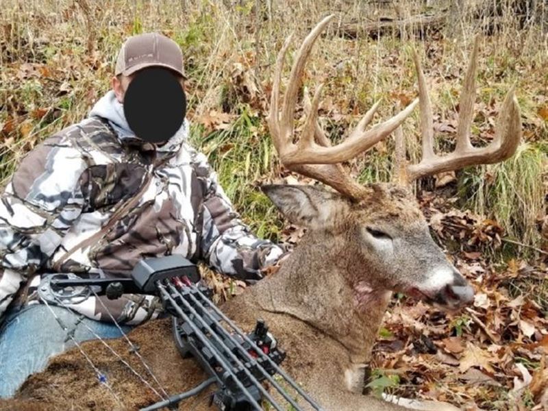 Whitetail Hunting Dynasty Westby : Westby : La Crosse County : Wisconsin