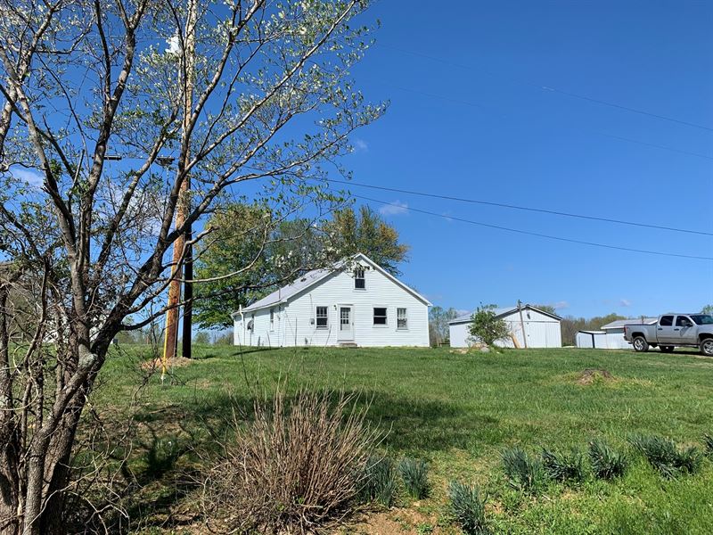 Country Home, Outbuildings-Rental : Dunnville : Casey County : Kentucky