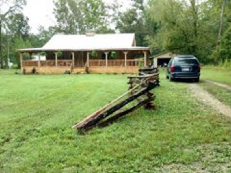 Beautiful Wooden Cabin : Big Sandy : Benton County : Tennessee