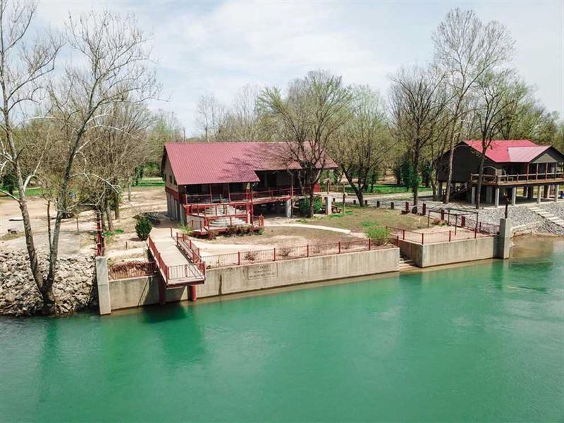 Current Riverfront Home on 1.5 Acr : Doniphan : Ripley County : Missouri
