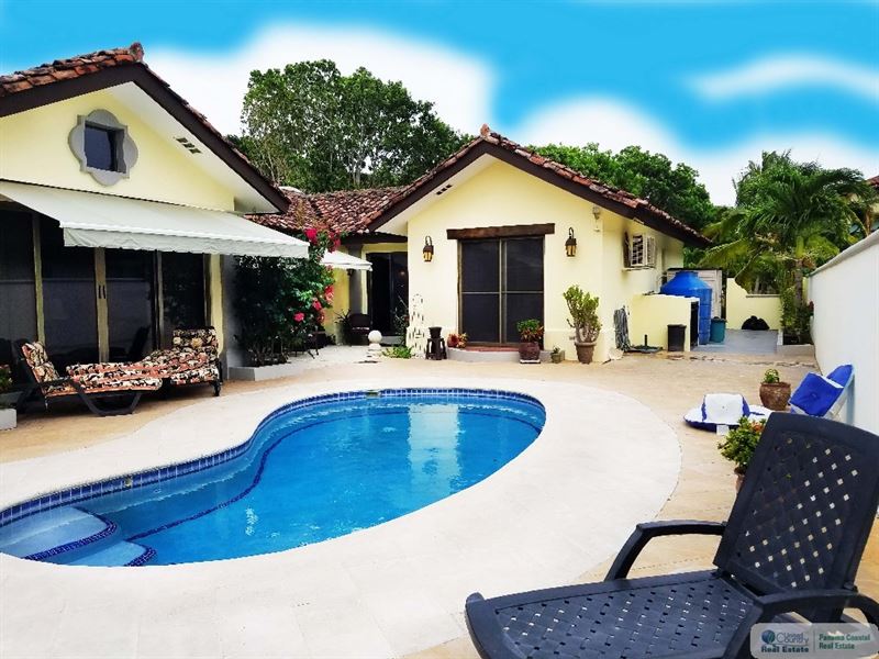 Lakefront House Los Portales : Panama