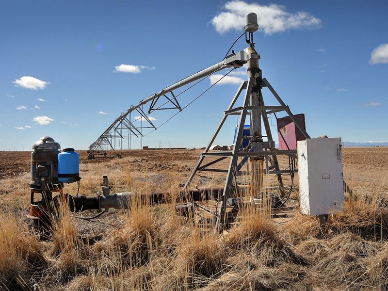 Farm & Ranch with Water Rights : Moffat : Saguache County : Colorado