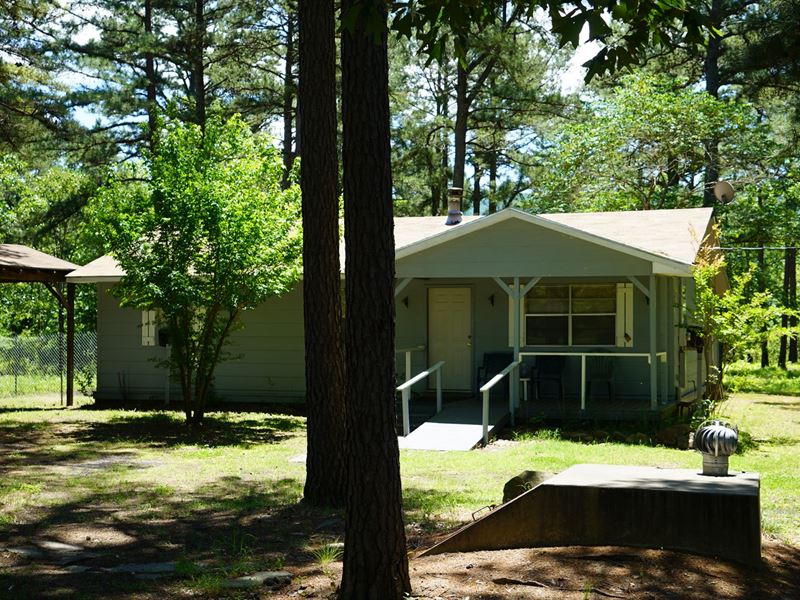 Kiamichi Mountain Cabin Land for Sale in Hodgen, Le Flore County