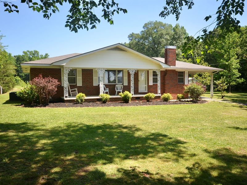 12 Acres, House, Barn Hartselle Land for Sale in Hartselle,