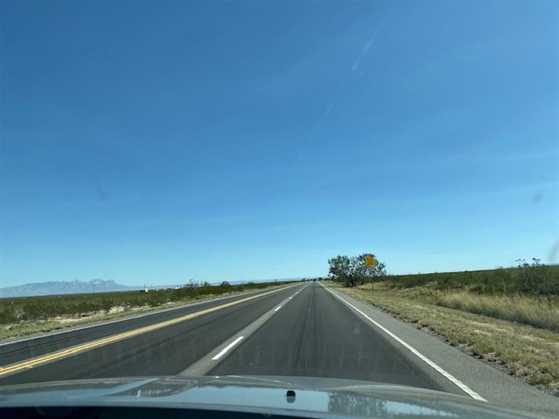 35 Acres On Paved Hwy with Electric : Cornudas : Hudspeth County : Texas