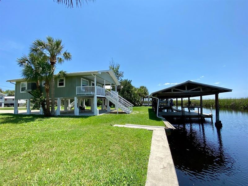 Suwannee Florida Home, Canal Land for Sale in Suwannee, Gilchrist