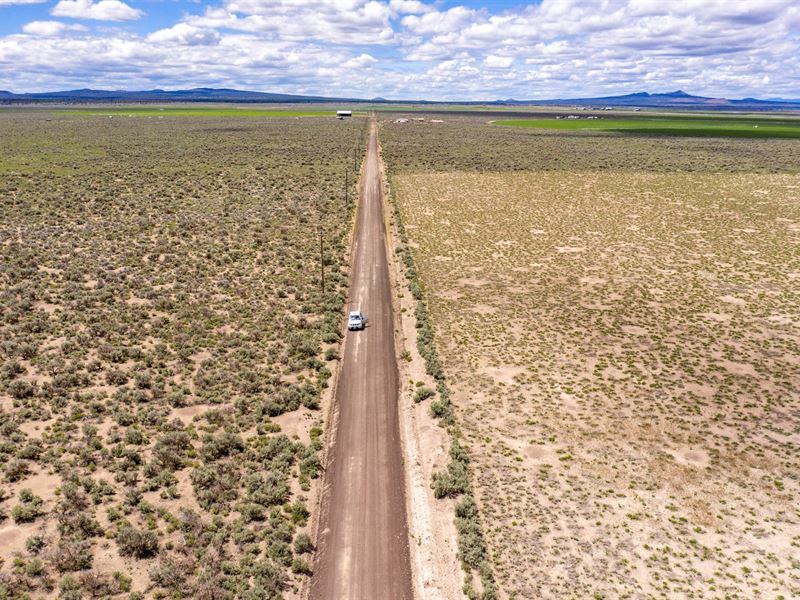 5 Acres with Power On The Street : Christmas Valley : Lake County : Oregon
