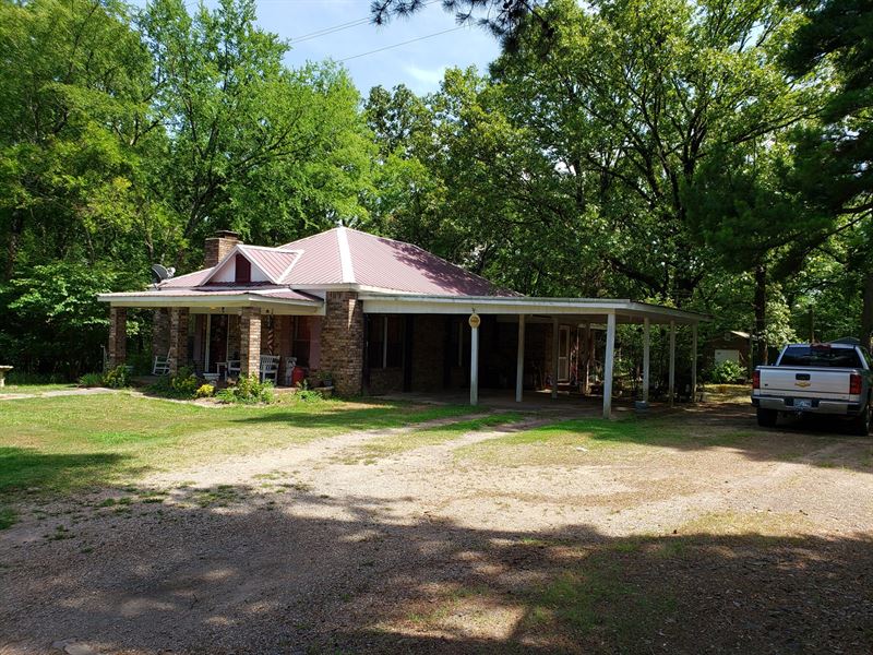 Country Home & 8 Acres, Mixture : Heavener : Le Flore County : Oklahoma