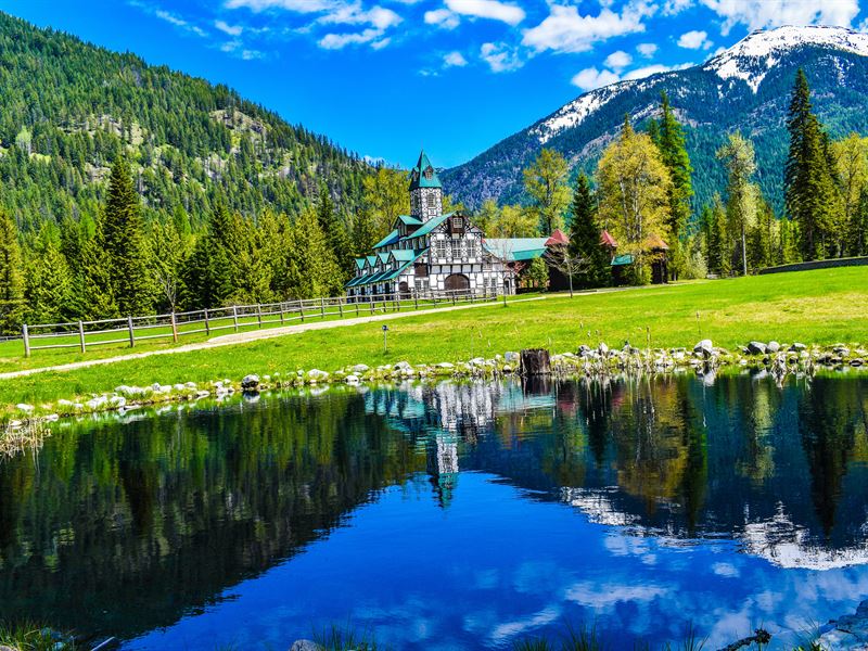 Cabinet Mountain Blue Creek Lodge : Heron : Sanders County : Montana