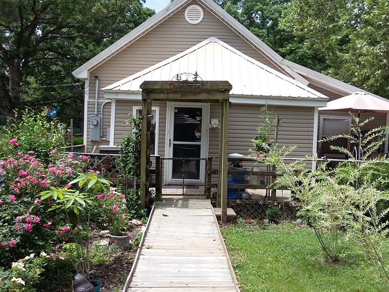 Historic Country Home Land for Sale in Stover, County