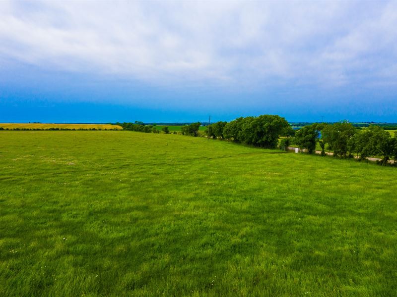 Mobile & RV Ready 10 Acres Off-Grid : Mart : McLennan County : Texas