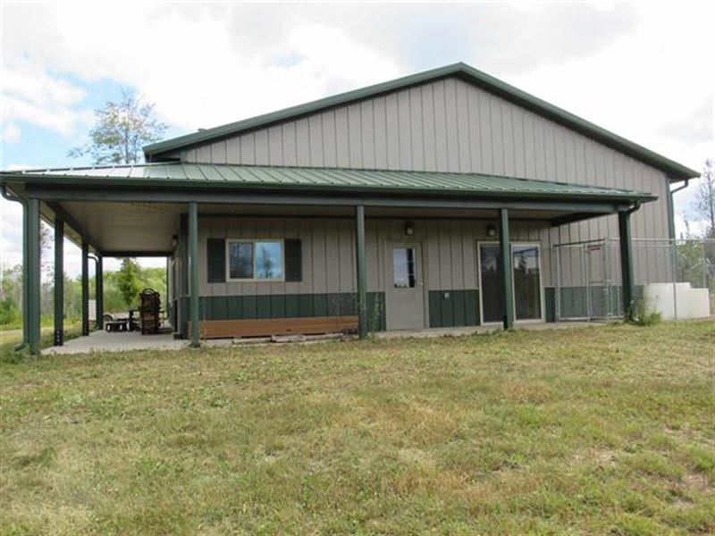 Hunt Fish Private Lake 480 Acres : Hermansville : Menominee County : Michigan