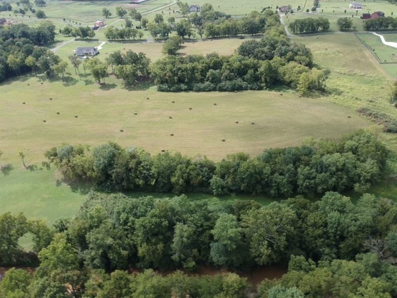 Rare, 14 Acre Elk River Waterfront : Fayetteville : Lincoln County : Tennessee