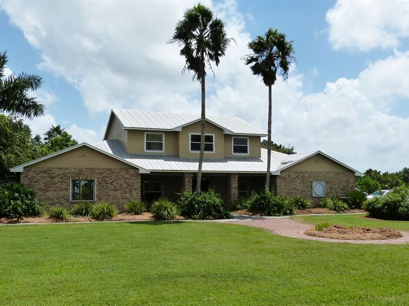 Country Estate Home on 20 Acres Land for Sale in Fort Pierce, Saint