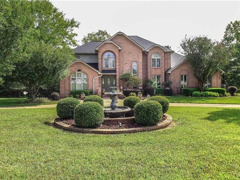 Large Subdivision Home on 2.5 Acres : Poplar Bluff : Butler County : Missouri